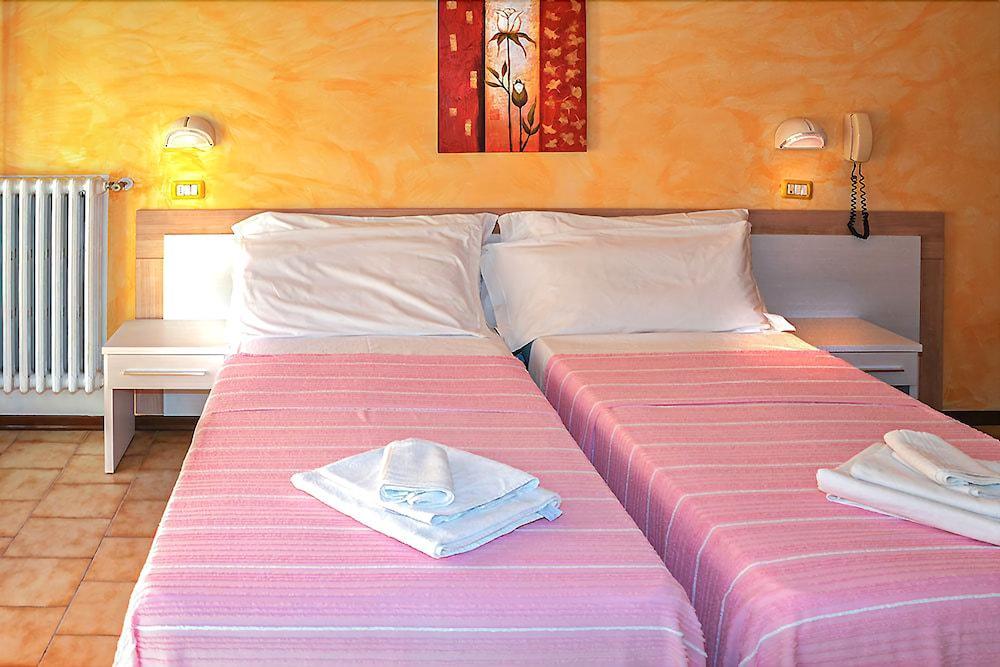 Hotel Nautic Rimini Extérieur photo